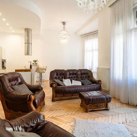 Garys Bright And Spacious Two Bedroom Flat Near Danube 부다페스트 외부 사진