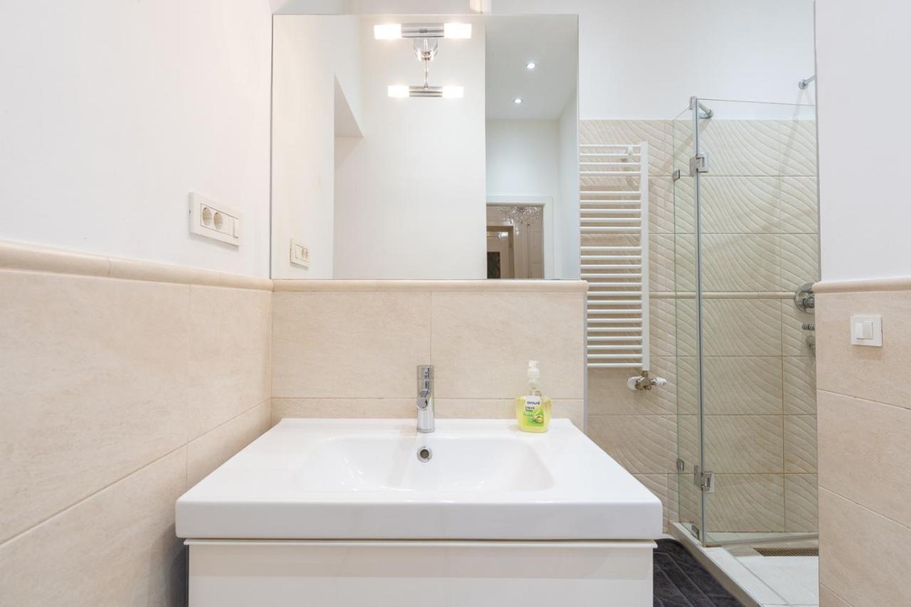 Garys Bright And Spacious Two Bedroom Flat Near Danube 부다페스트 외부 사진