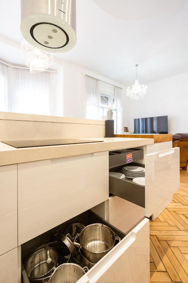 Garys Bright And Spacious Two Bedroom Flat Near Danube 부다페스트 외부 사진