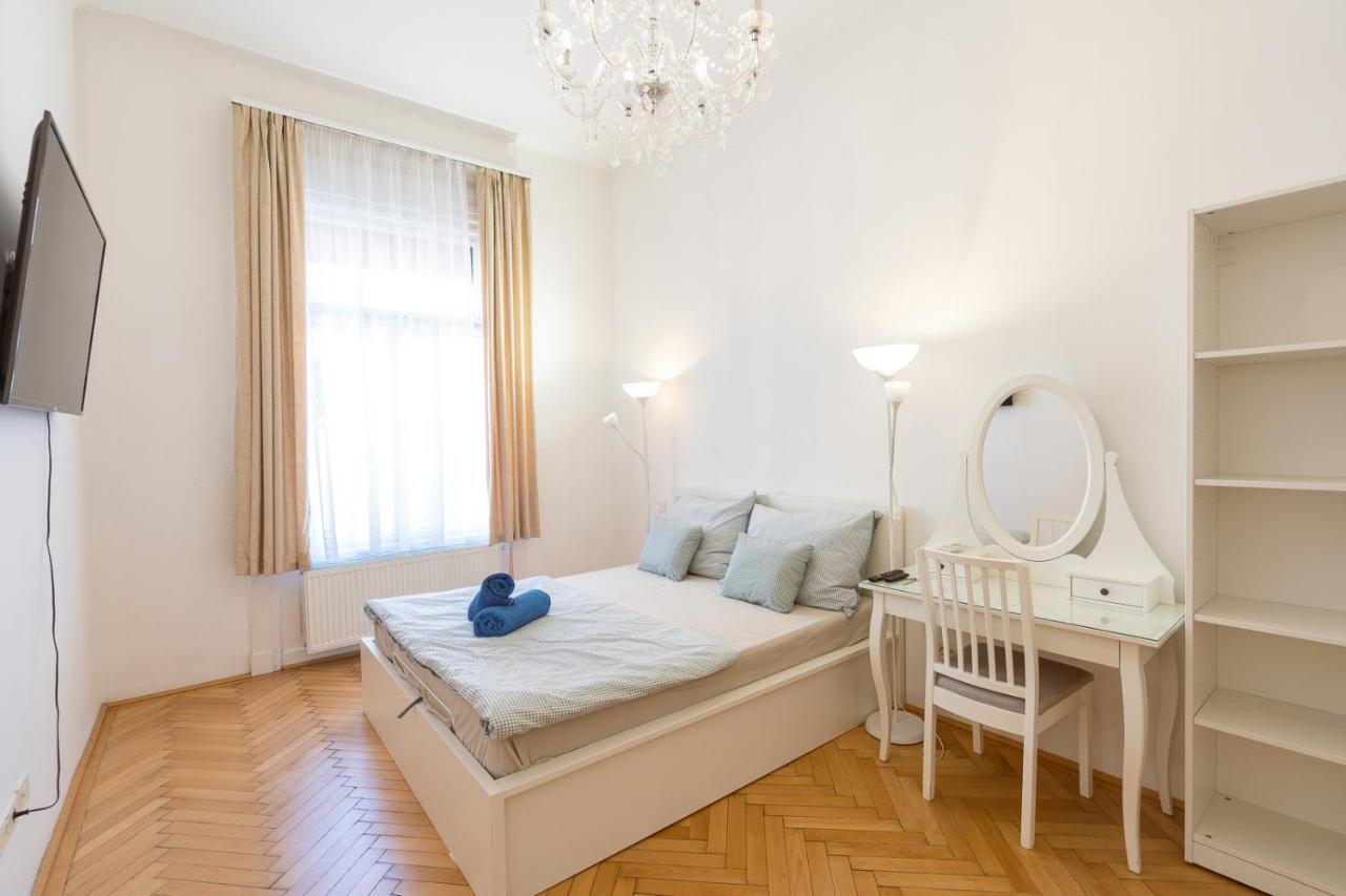 Garys Bright And Spacious Two Bedroom Flat Near Danube 부다페스트 외부 사진