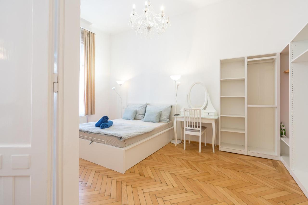 Garys Bright And Spacious Two Bedroom Flat Near Danube 부다페스트 외부 사진
