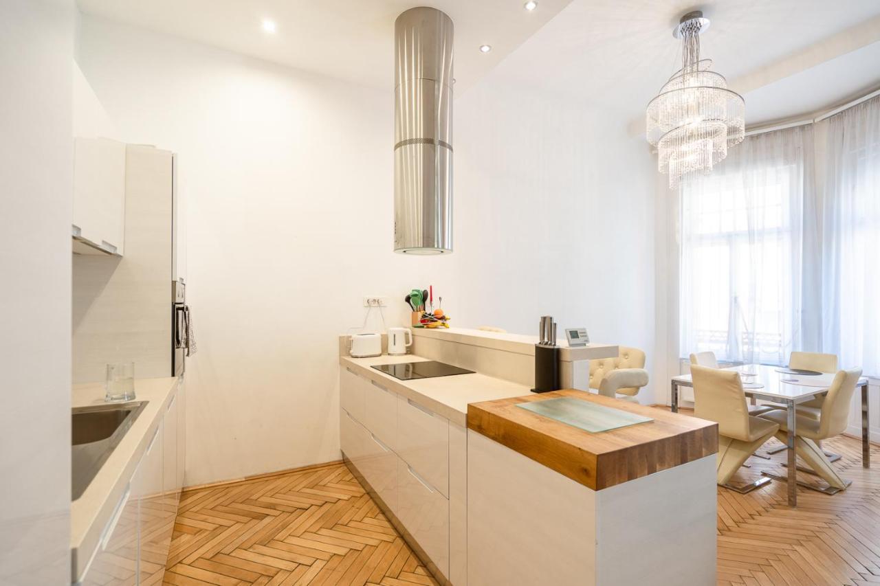 Garys Bright And Spacious Two Bedroom Flat Near Danube 부다페스트 외부 사진