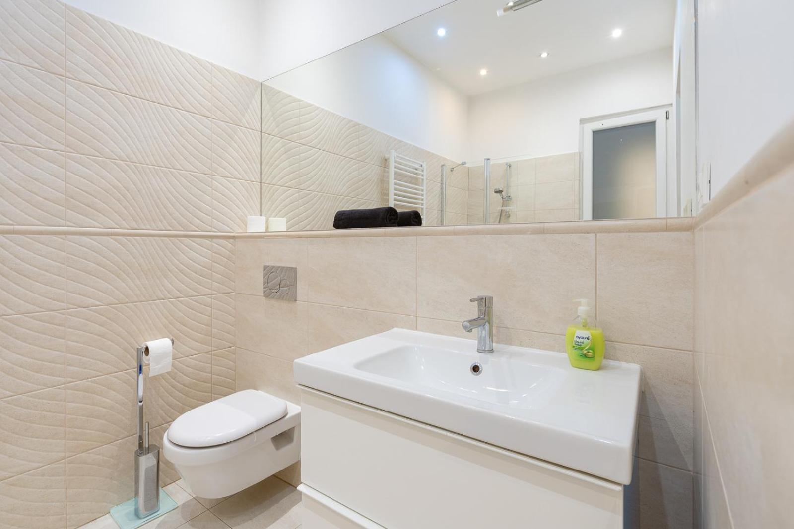 Garys Bright And Spacious Two Bedroom Flat Near Danube 부다페스트 외부 사진